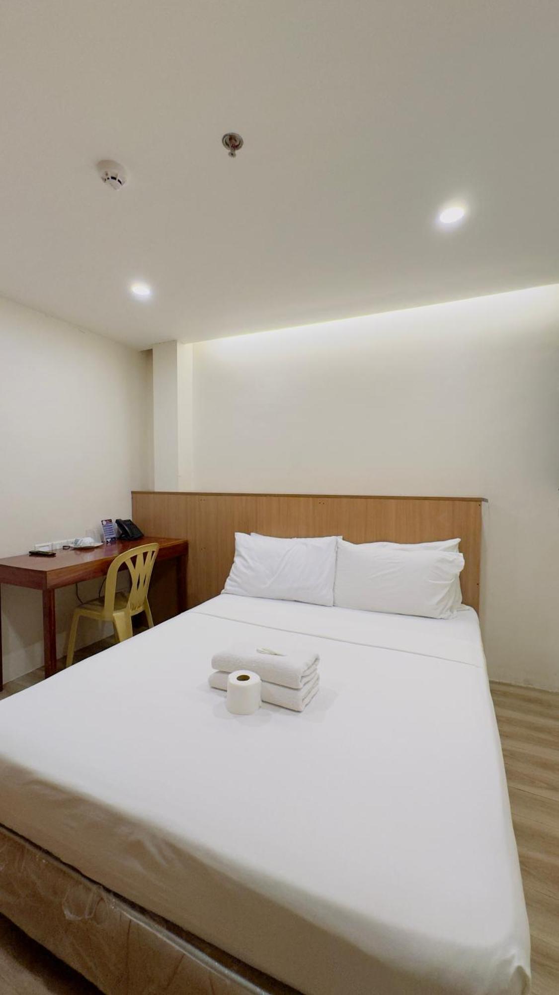 La Anclar Hotel Davao City Dış mekan fotoğraf